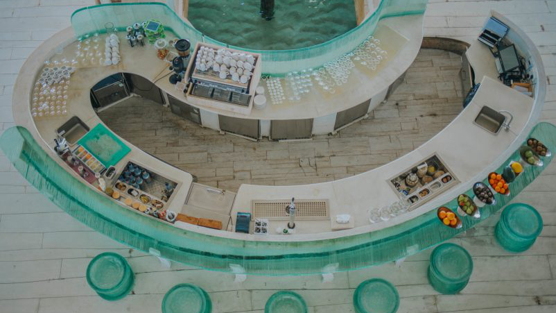 索尼娃贾尼岛 Soneva Jani,dining时间( 全天 )美食攻略 The Gathering 酒吧--The Gathering Bar ，方便大家选岛（海岸线假期一级代理提供），海岛马尔代夫maldives